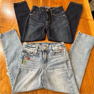Bundle of 2 Cat & Jack Dark and Lt. Blue Adjustable Waist Jeans. Size Kid’s 6.